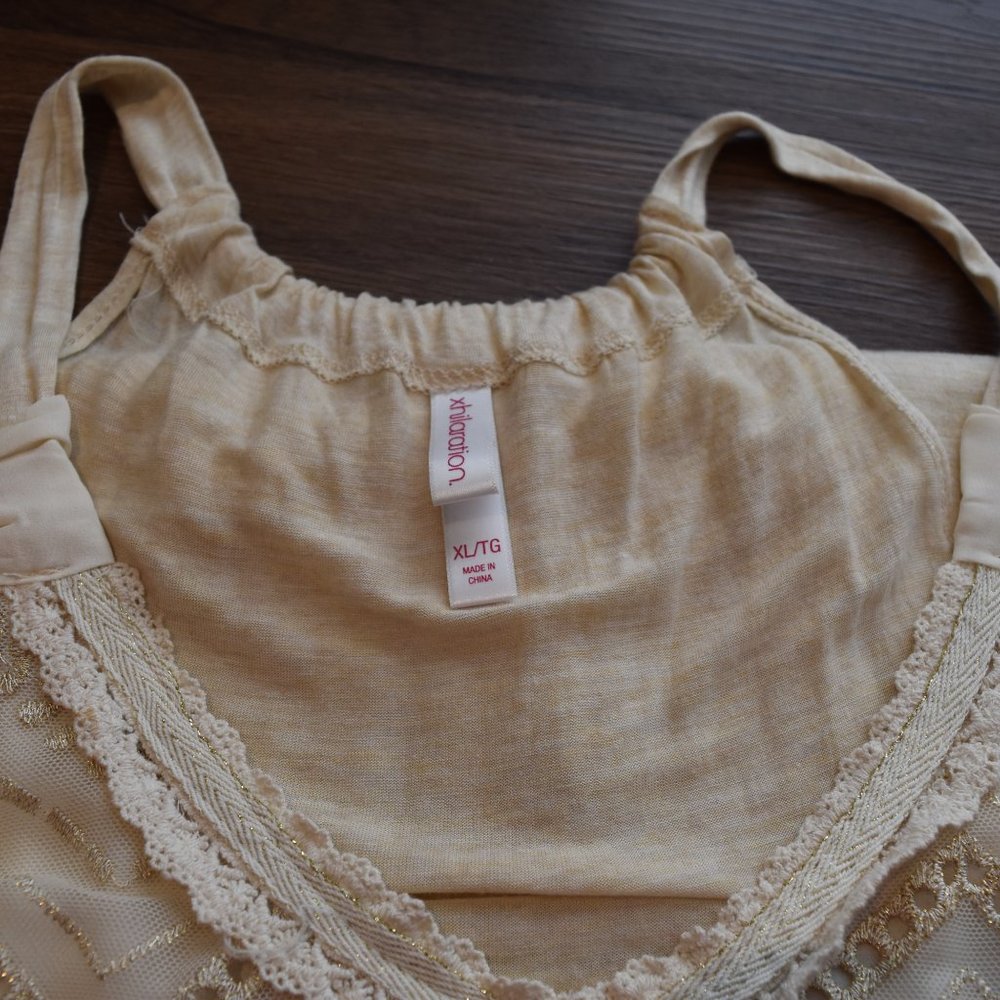 USED Xhilaration Beige Lace Top XL - Picture 6 of 12